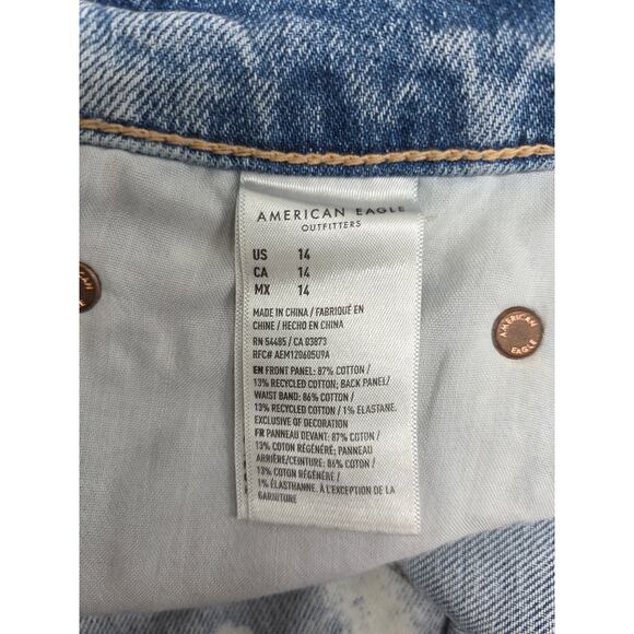 American Eagle Strigid Relaxed Distressed Denim Shorts – Blue – Size 14 - Picture 6 of 7